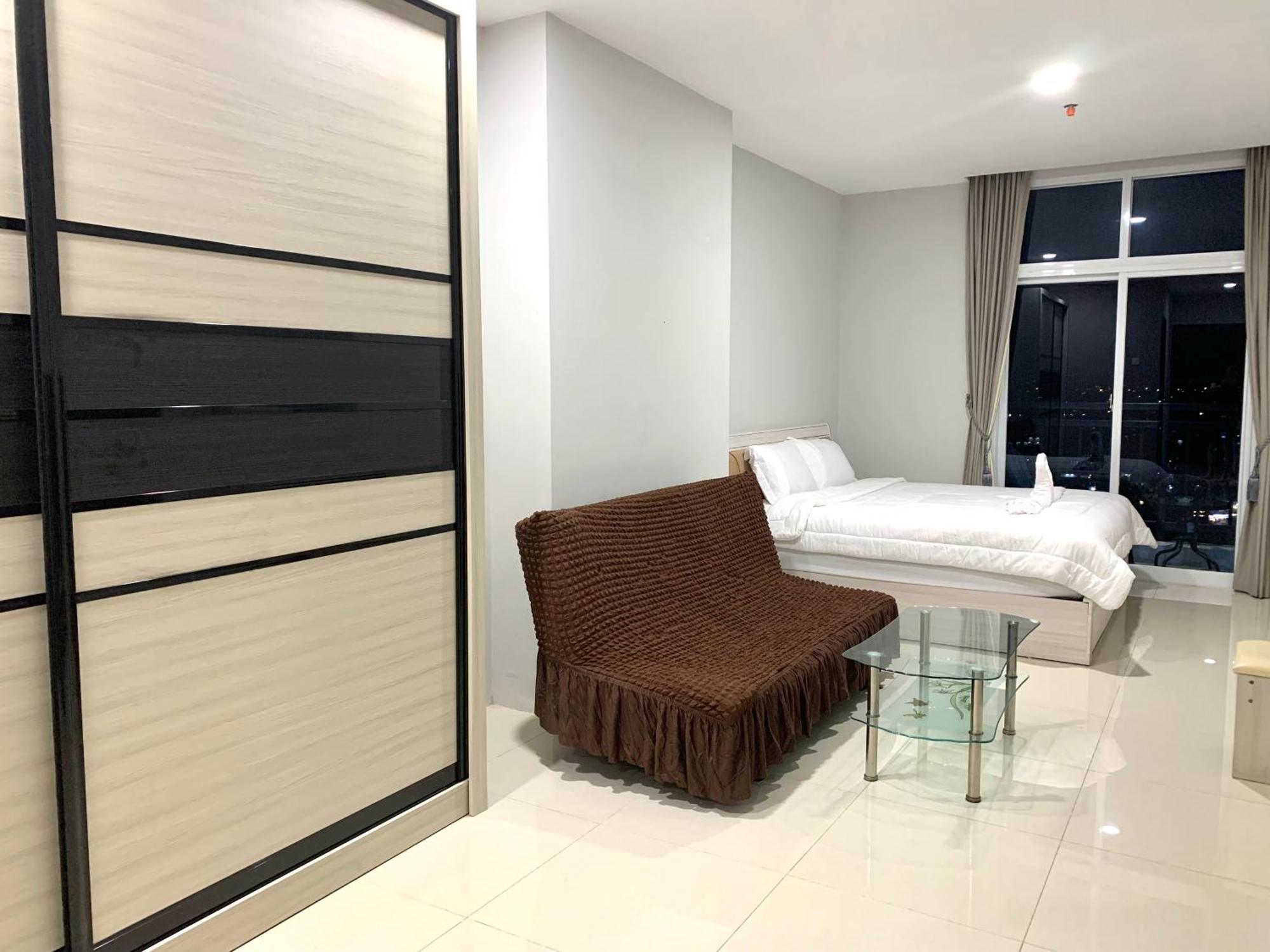 Spacious Studio Suite In Nagoya Batam Buitenkant foto